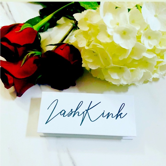 Lashes - Picture 1 of 1